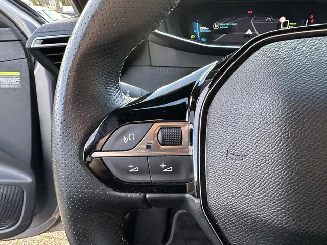 Peugeot e-208 EV GT Pack 136 PK 2022 Elektrisch 16