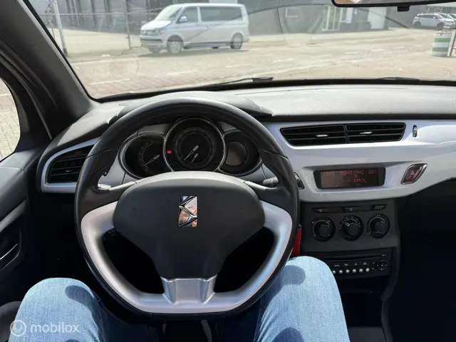 Citroën DS3 Cabrio 1.2 VTi So Chic 2013 Benzine 10