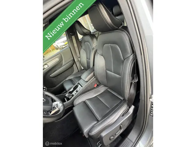 Volvo XC40 2.0 T4 R-Design 2018 Benzine 25