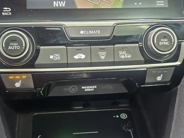 Honda Civic 1.0 i-VTEC Premium Leer/Pano-dak 2018 Benzine 31
