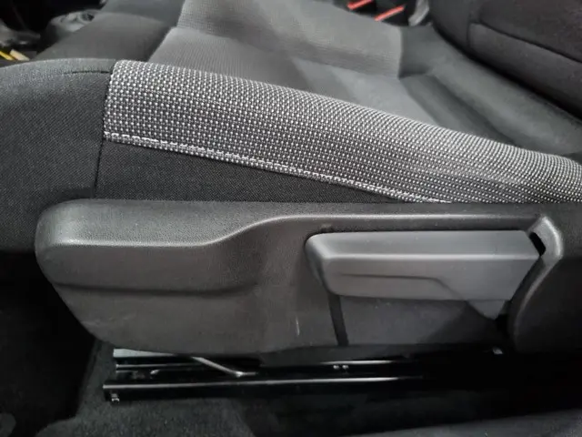 Citroën C4 Cactus 1.2 VTi Shine / Trekhaak 2015 Benzine 12