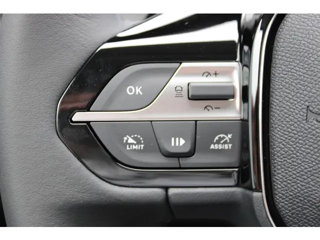 Peugeot 308 SW 1.2 Hybrid 136 e-DCS6 Allure 2024 Benzine 23