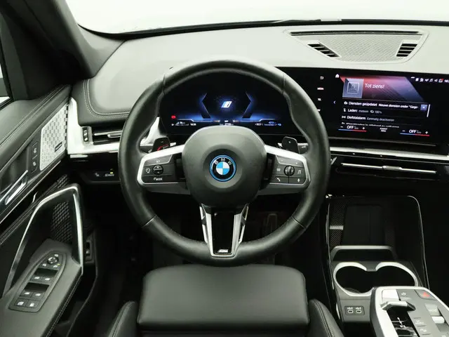 BMW X1 xDrive25e 2023 Hybride Benzine 31