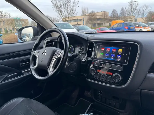 Mitsubishi Outlander 2.4 PHEV Pure 2018 Hybride Benzine 20
