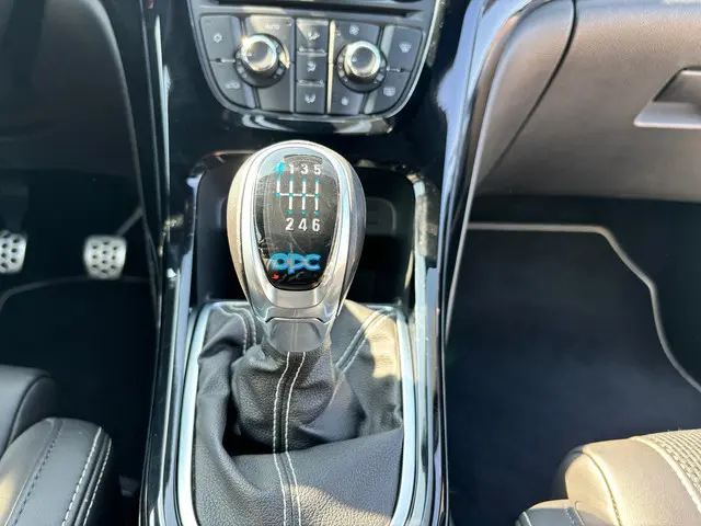 Opel Astra GTC 2.0 Turbo OPC | Recaro | 20inch 2018 Benzine 9