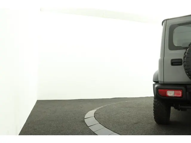 Suzuki Jimny 1.5 Select 2019 Benzine 37