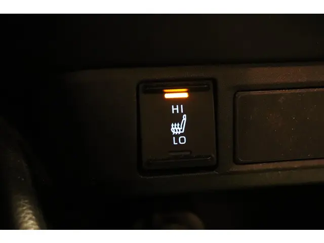 Toyota Yaris 1.5 Hybrid Executive 2021 Hybride Benzine 30