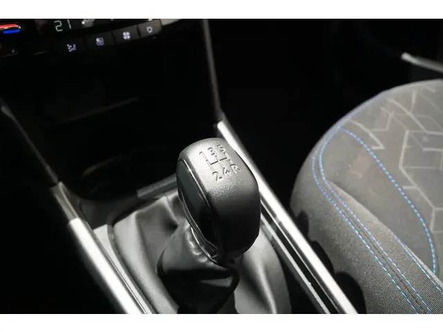 Peugeot 2008 1.2 PureTech Allure 2018 Benzine 33