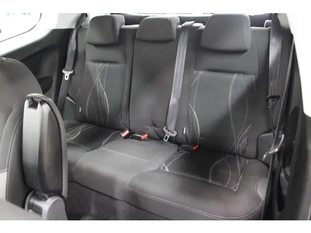 Peugeot 208 1.2 VTi Active 2014 Benzine 6