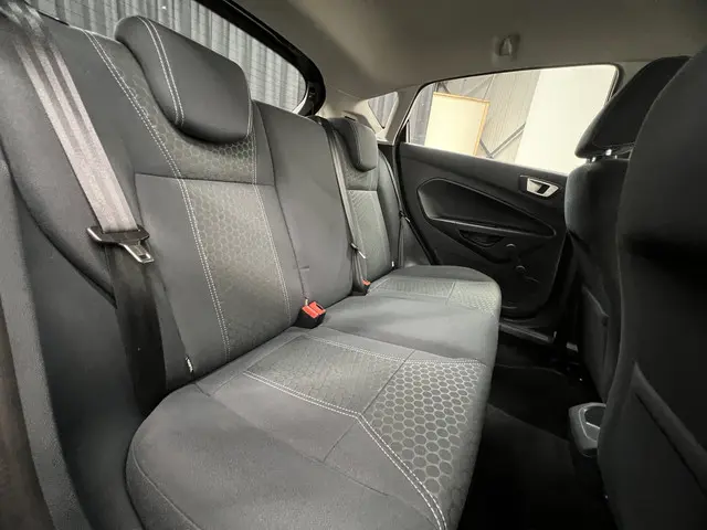 Ford Fiesta 1.25 Titanium 2013 Benzine 23