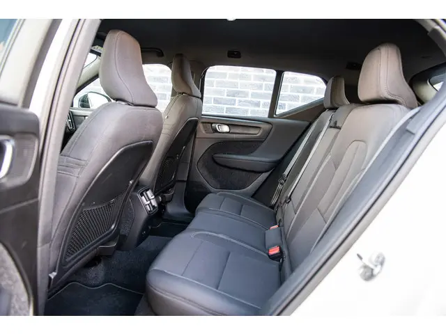 Volvo XC40 Recharge Core 2022 Elektrisch 8
