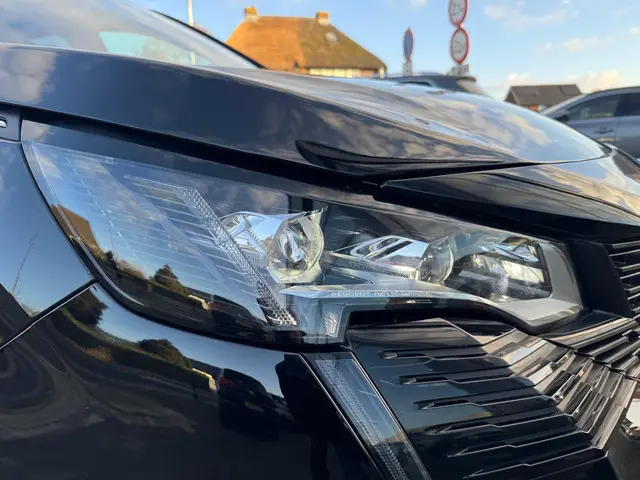 Peugeot 3008 1.2 PureTech GT LINE 2022 Benzine 10