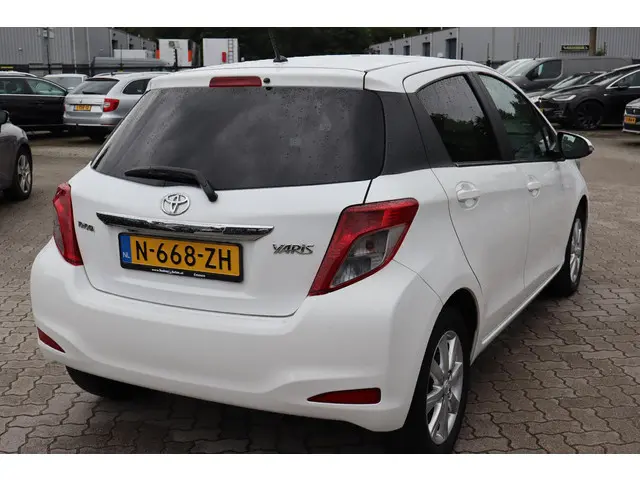 Toyota Yaris 1.3 VVT-i Aspiration 2013 Benzine 5