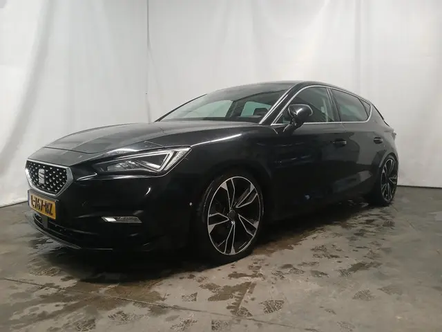 SEAT Leon 1.5 TSI FR SCHADEAUTO!! 2020 Benzine 2