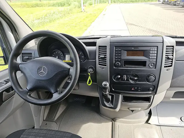 Mercedes-Benz Sprinter 311 2018 Diesel 8
