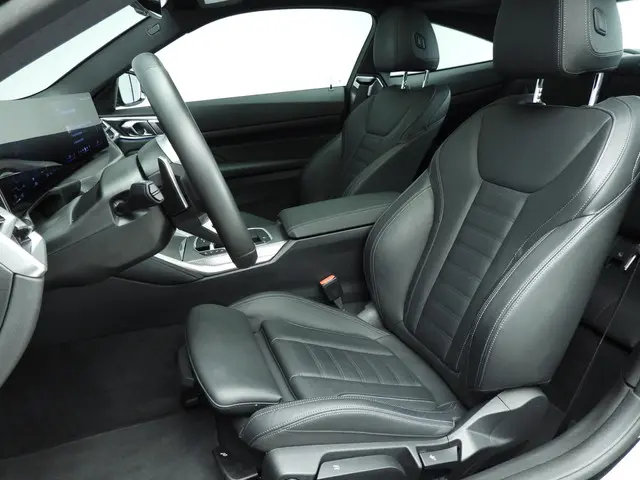 BMW 4 Serie Coupe 420i 2024 Benzine 7