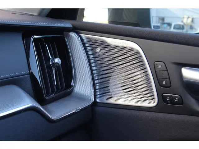 Volvo XC60 T8 AWD Inscription 2021 Hybride Benzine 37