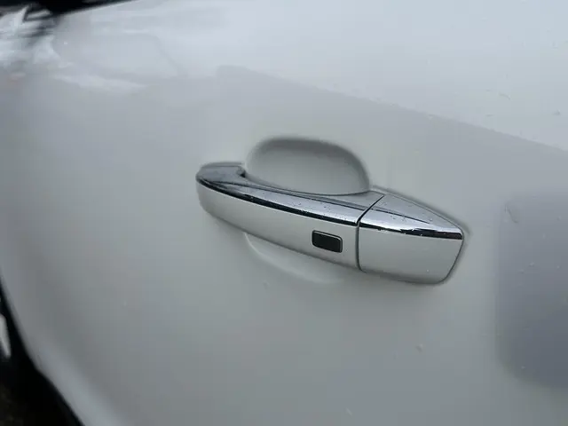 MG EHS 1.5 TGDI Luxury 2023 Hybride Benzine 14