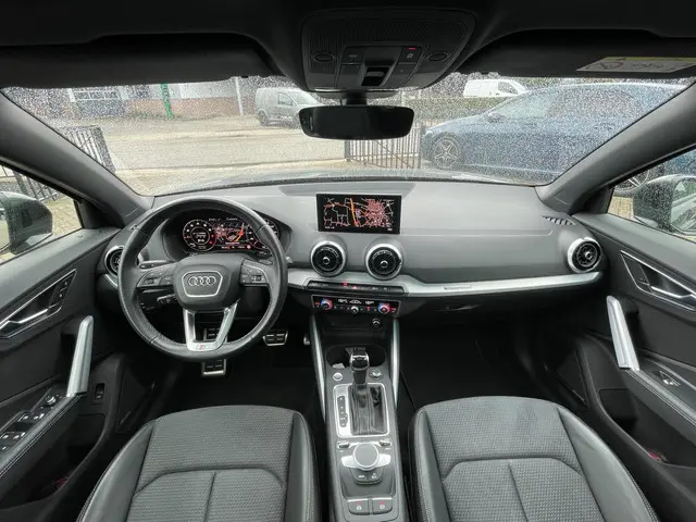 Audi Q2 35 TFSI S edition | full options 2021 Benzine 9
