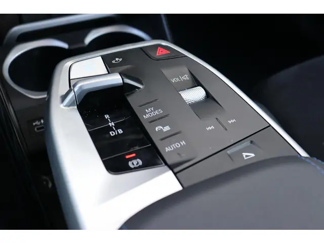 BMW iX1 xDrive30 67 kWh 2024 Elektrisch 24