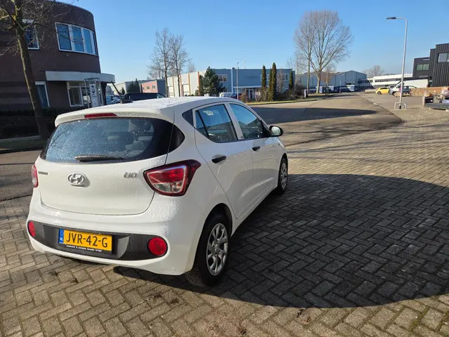 Hyundai i10 1.0i i-Motion Comfort Plus 2019 Benzine 7