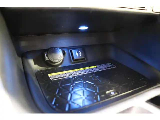 Toyota RAV4 2.5 Hybrid Style, 2019 Hybride Benzine 7