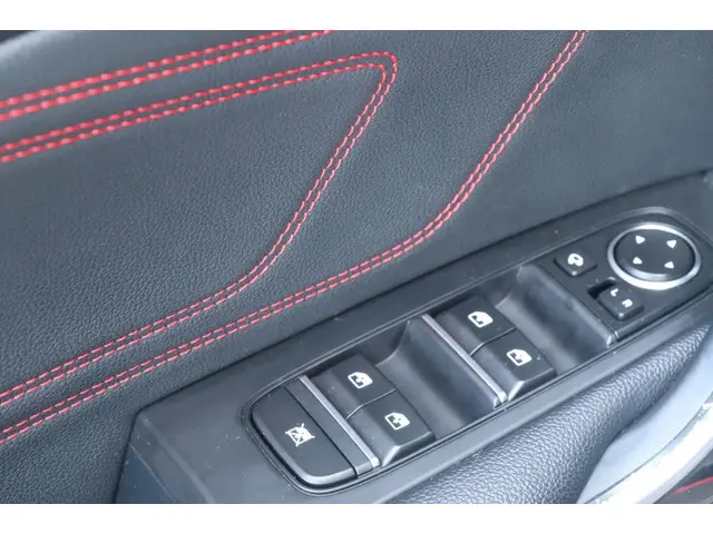 Kia Ceed 1.6 T-GDi GT | 200PK - PANO - UNIEK VOL! 2019 Benzine 8