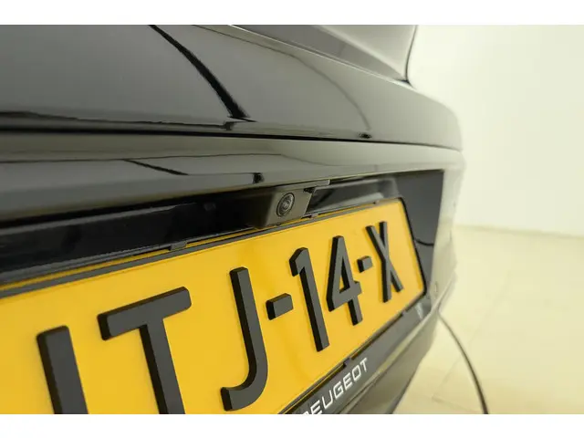 Peugeot 308 1.2T 130pk Allure 2023 Benzine 7