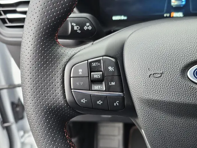 Ford Kuga 2.5 FHEV ST-Line X 2024 Hybride Benzine 15