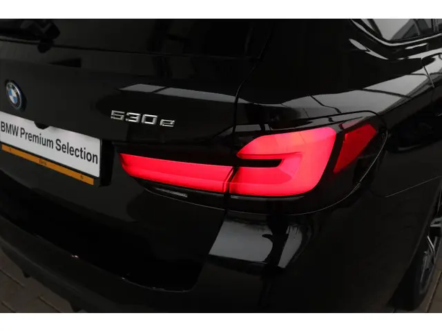 BMW 5 Serie Touring 530e xDrive 2024 Hybride Benzine 7