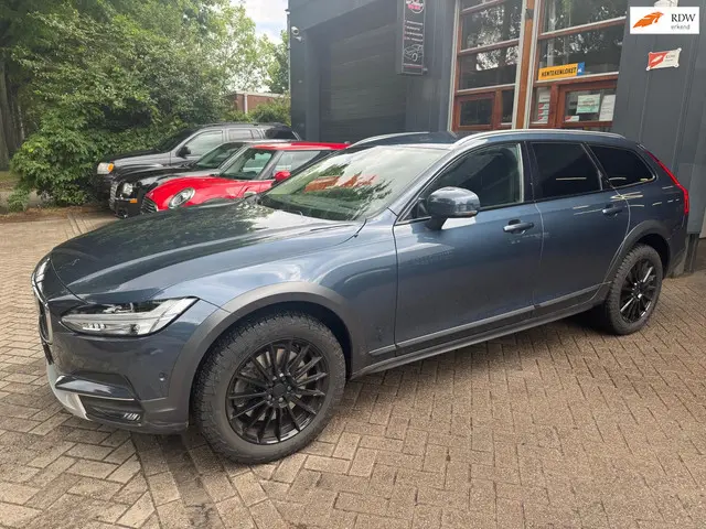 Volvo V90