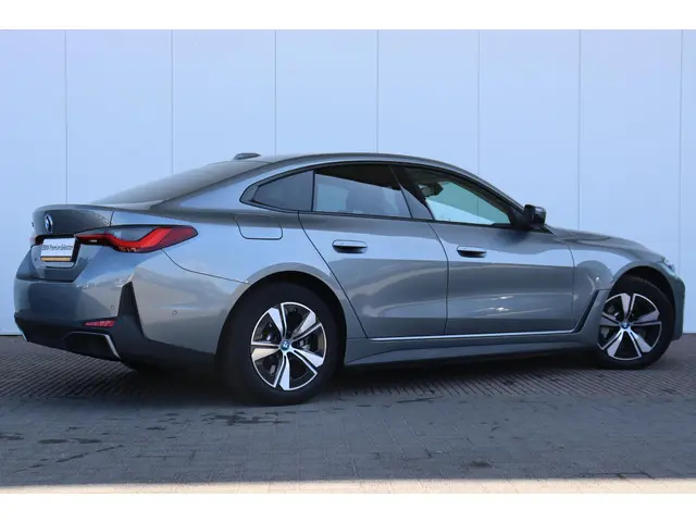 BMW i4 eDrive40 High Executive 84 kWh 2022 Elektrisch 6