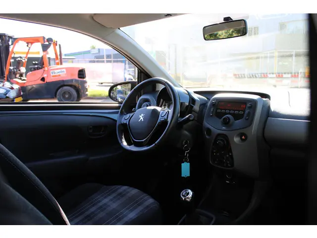 Peugeot 108 1.0 e-VTi Active 2020 Benzine 13