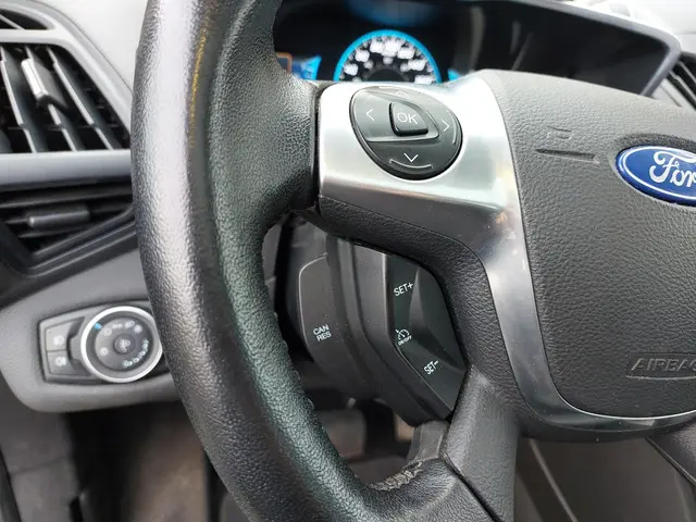 Ford C-MAX 2.0 Hybrid Titanium+ 2015 Hybride Benzine 21