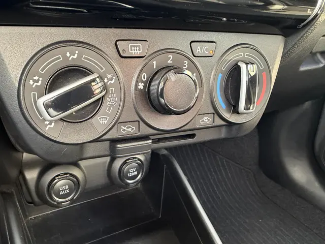 Suzuki Swift 1.2 Select Smart Hybrid 2022 Benzine 21