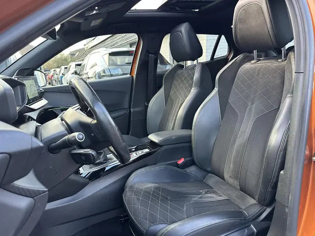 Peugeot 2008 1.2 Turbo 130 PK GT Pack 2021 Benzine 7