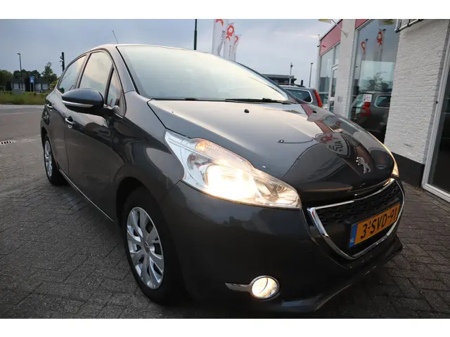 Peugeot 208 1.0 VTi Blue Lease 2013 Benzine 13