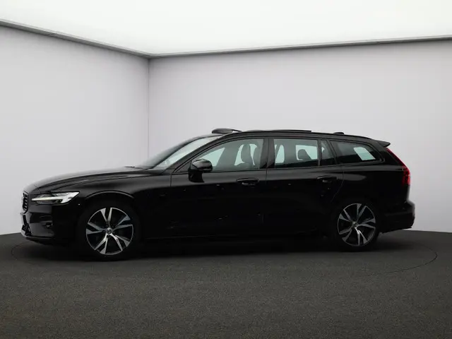 Volvo V60 2.0 B3 R-Design 2021 Benzine 25