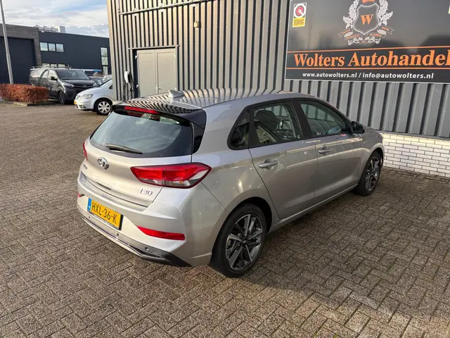 Hyundai i30 1.0 T-GDi MHEV Comfort 2023 Hybride Benzine 9