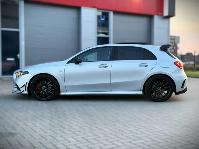 Mercedes-Benz A-Klasse 220 Premium Plus AMG 2019 Benzine