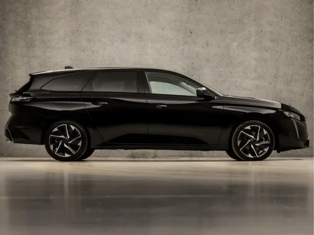 Peugeot 308 SW 1.2 PureTech Allure Sport 2022 Benzine 4