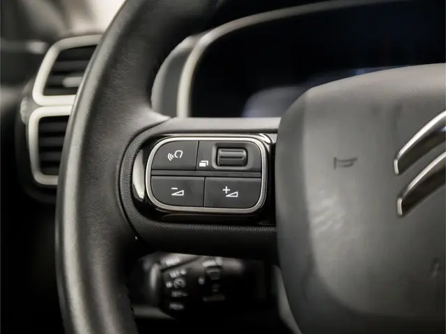 Citroën C5 Aircross 1.2 PureTech Sport 2019 Benzine 18