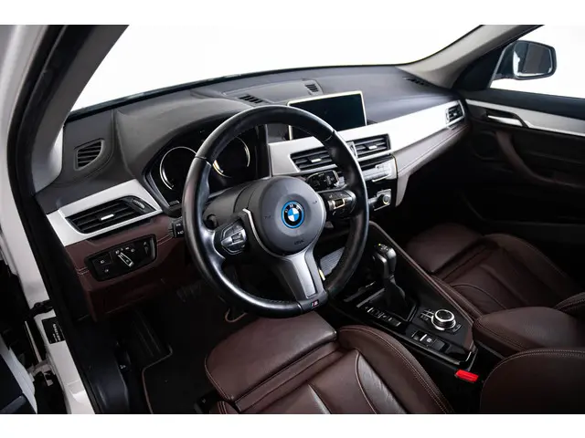 BMW X1 xDrive25e High Executive 2022 Hybride Benzine 28