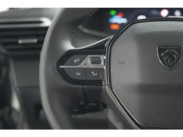 Peugeot 208 PureTech 100 Allure 2024 Benzine 33