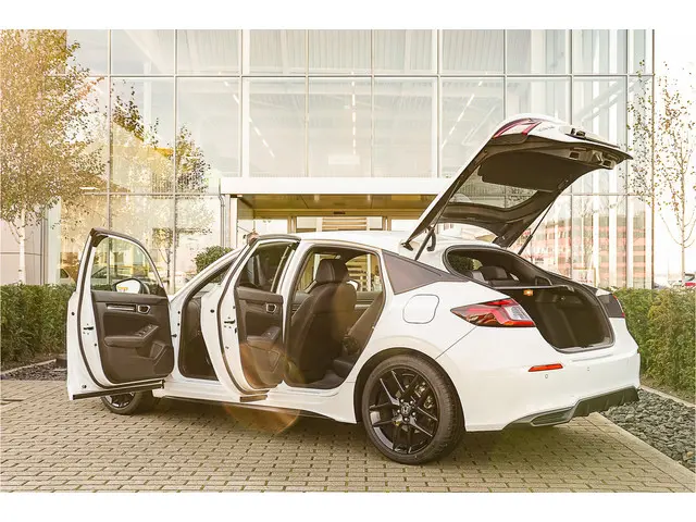 Honda Civic 2.0i e:HEV SPORT 2023 Hybride Benzine 35