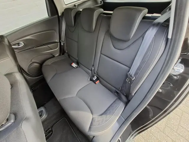 Renault Clio Estate TCe 90 Limited 2020 Benzine 27