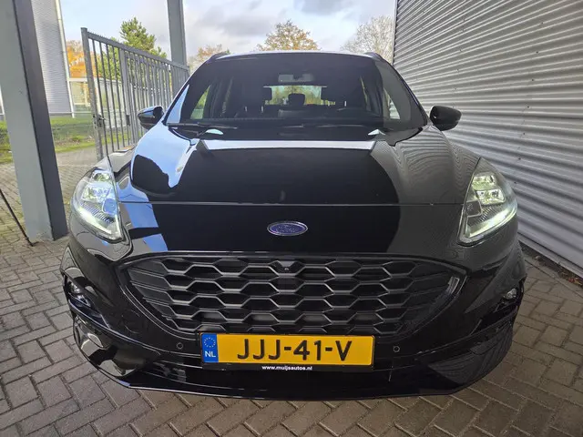 Ford Kuga 2.5 PHEV ST-Line X 2022 Hybride Benzine 8