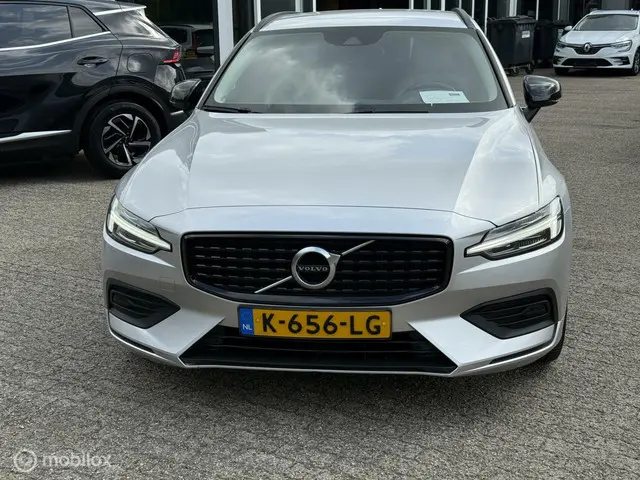 Volvo V60 2.0 B3 R-Design 2021 2021 Benzine 9