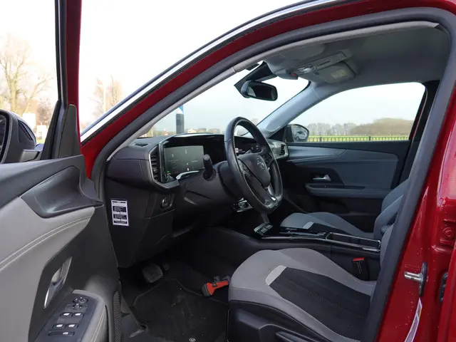 Opel Mokka-e Business Elegance 50-kWh 2021 Elektrisch 4