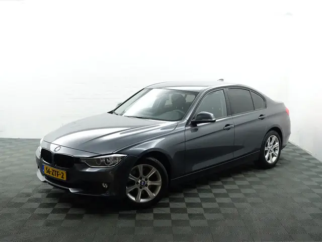 BMW 3 Serie 328i High Executive Aut- 2013 Benzine 26
